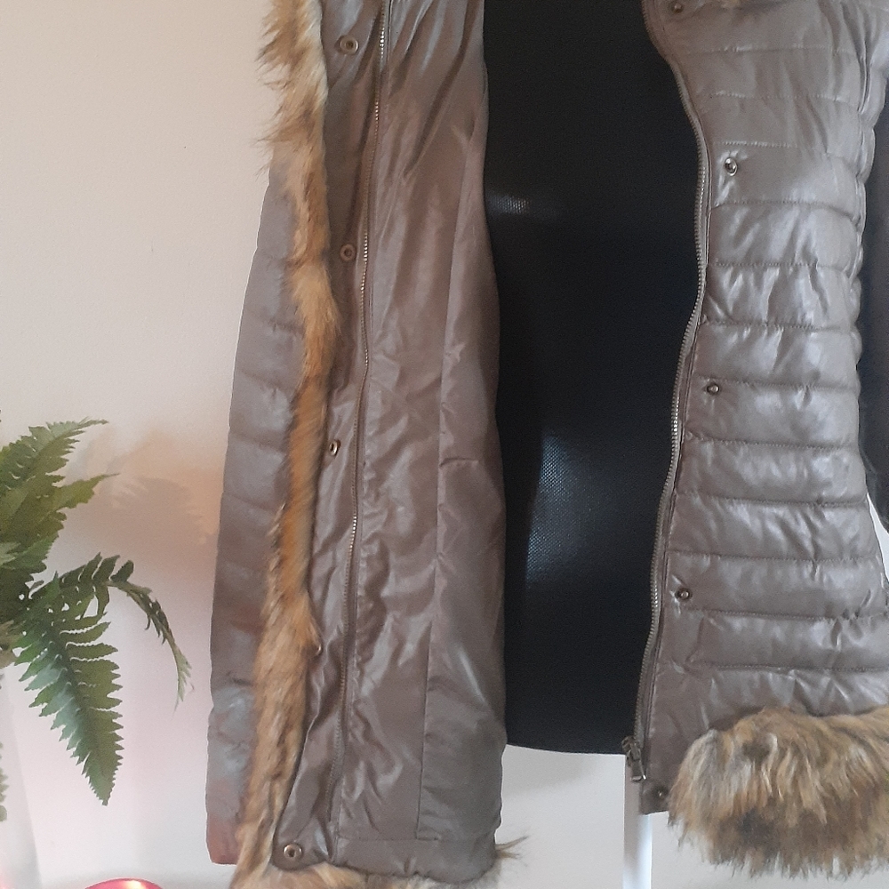Coat - Picture 2 of 3